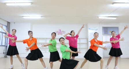 刘荣广场舞《美好时光》简单健康活力健身舞 背面演示及分解教学