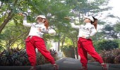 广西桂平白衣天使广场舞《多年以后》弹跳32步 演示和分解动作教学