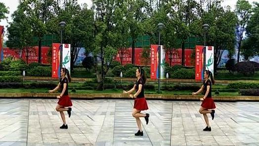 漓江飞舞广场舞 十个群主九个坏32步水兵舞 含背面动作分解教学