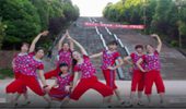 叶久久广场舞《新丽江三步曲》圆圈舞气氛超好 演示和分解动作教学