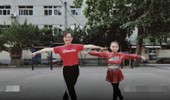 济南春玲广场舞《雨中的姑娘dj》原创现代舞 演示和分解动作教学 编舞春玲