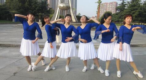 湖北玉米广场舞《中国健康走出来》演示和分解动作教学 编舞玉米