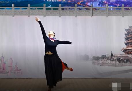 应子广场舞《武汉伢》现代形体舞 背面演示及分解教学 编舞应子