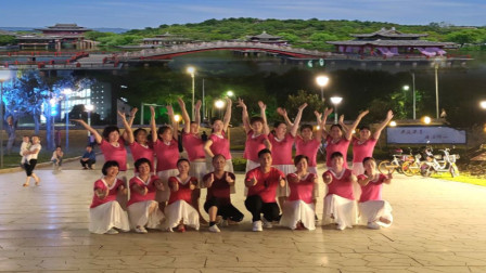 六哥携广州粉丝舞队合跳健身操《大街小巷都听我的歌》