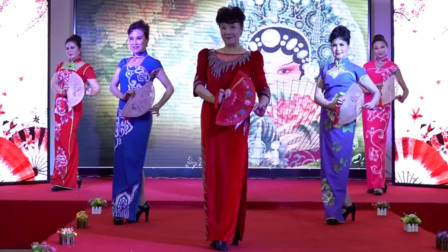 韦福强广场舞《摇滚女王》原创网红动感时尚现代舞教学