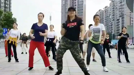 阿珠广场舞《流泪的情人》原创32步健身操教学