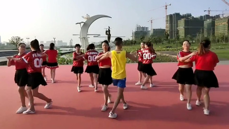 广场舞大赛获奖作品《美丽中国走起来》36人变队形串烧表演
