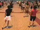 苞米叶网广场舞套马杆 大型广场舞教学