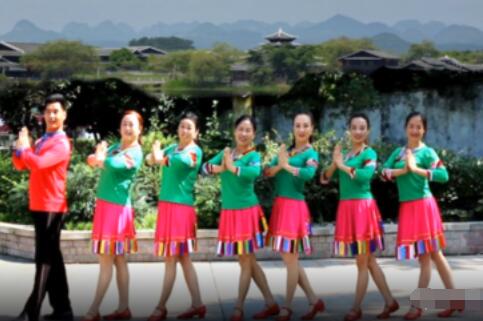 凤凰六哥广场舞《姑娘我等你》原创欢快藏族舞 背面演示及分解教学