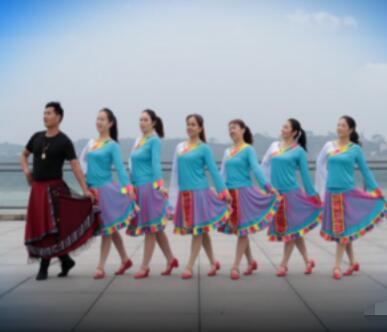 凤凰六哥广场舞《西海情歌》六哥携镜涵舞蹈队 背面演示及分解教学