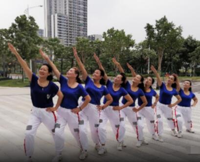 广州南站舞动人生广场舞《天蓬大元帅》背面演示及分解教学 编舞舞动人生