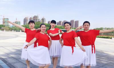 江南雨广场舞《痴情的只有我一个》原创欢快步子舞 背面演示及分解教学