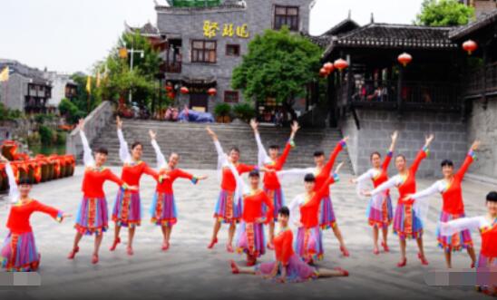 吉美广场舞《吉祥颂》藏族舞队形版 背面演示及分解教学 编舞吉美