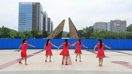 广州美娘广场舞[等爱的玫瑰》编舞美娘 32步子舞