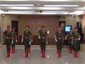北京灵子原创广场舞 串烧 一二三四歌 我是一个兵 队形舞