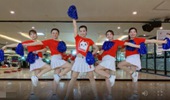 妮可广场舞《一起玩出好时光》民族风花球舞 演示和分解动作教学 编舞妮可