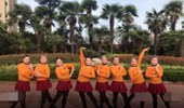 美久广场舞《一起玩出好时光》流行现代舞自由步32步 演示和分解动作教学