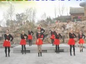 爱吾老师和团队二姐妹与北京开心舞蹈队 大妈扭的美