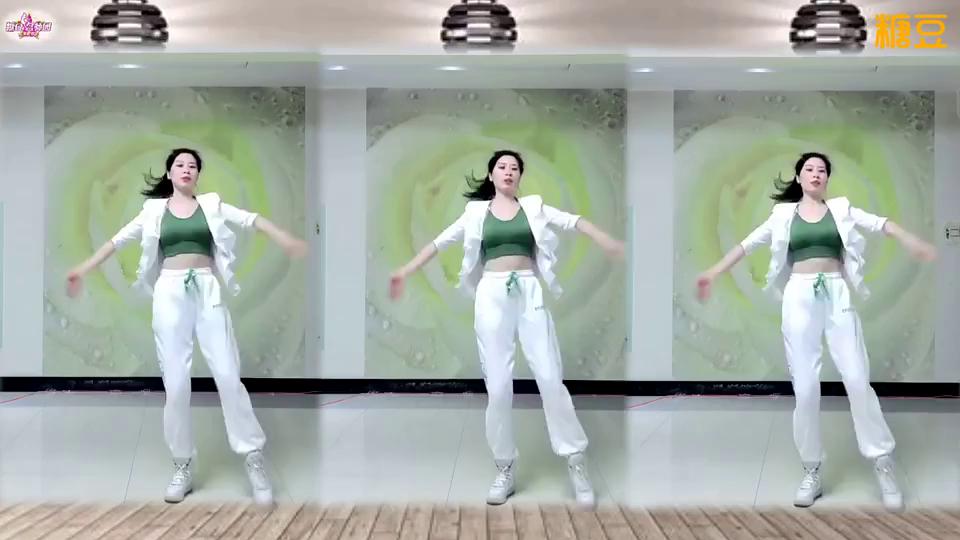 小龙女《如果爱还在》火爆全网热榜DJ64步弹跳舞附教学