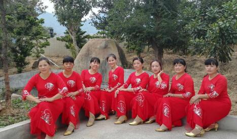 上砂姐妹广场舞《最美的中国》背面演示及分解教学 编舞小芬