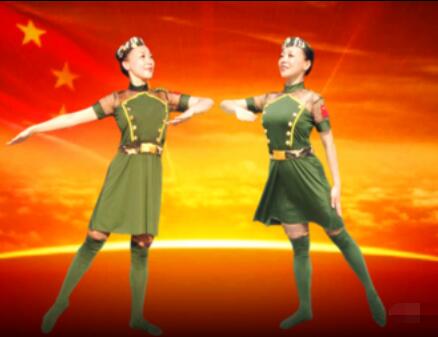 西安笑言广场舞《女兵走在大街上》形体舞 背面演示及分解教学