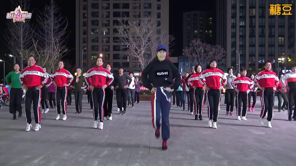 子青舞队《我的阿惹》简单好看好学弹跳步子舞