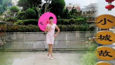 阿采原创广场舞国庆节表演《山美水美中国美》新颖变队形跳出正能量