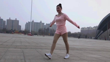 青青世界广场舞最新网络又火了一个鬼步舞《舞王二套》刚学会跳得太笨了