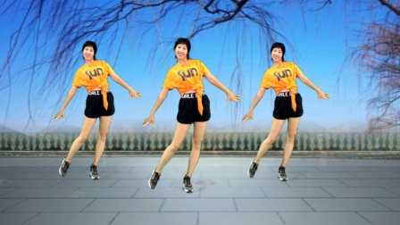 阿采原创广场舞小姑娘在农村表演《街舞》新颖洒脱的舞步吸引了很多人