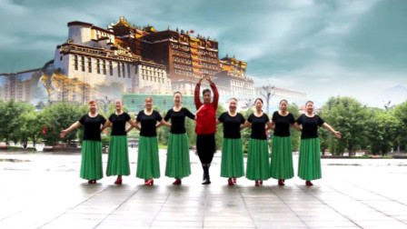 在神奇的布达拉宫广场百跳不厌的藏族舞蹈《天路》