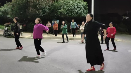 简单易学16步恰恰广场舞【等你回来】70岁婆婆也跟着跳