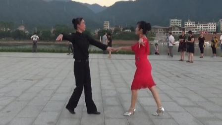 北京马王爷水兵舞双人组合对跳公园里最流行的交谊舞